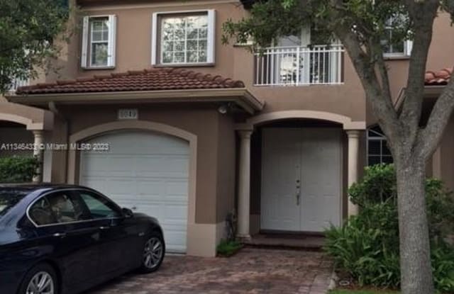 8049 SW 118th Ct - 8049 Southwest 118th Court, Kendall, FL 33183