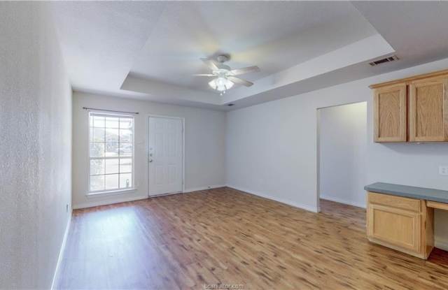 1005 Crepe Myrtle Court