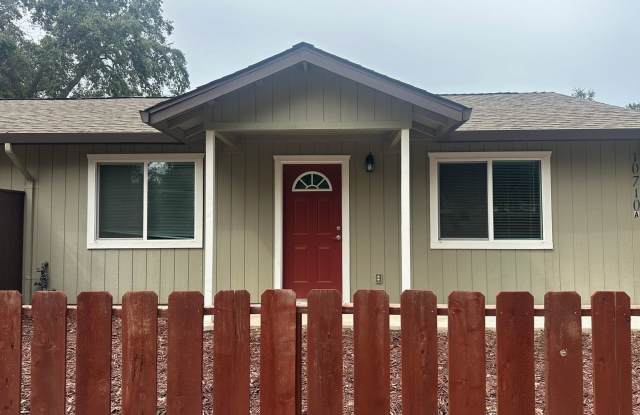 Photo of Super cute Jamestown Duplex!