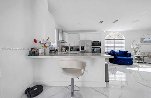 365 NW 153rd Lane 1, Pembroke Pines, FL 33028