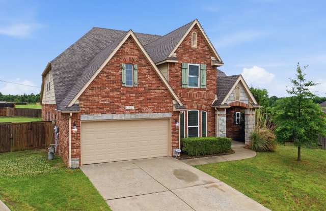 Spacious 5 Bedroom Home In Jenks West School District!