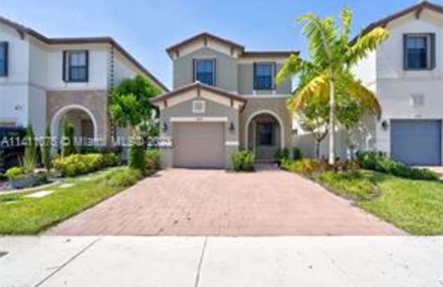 3434 W 108th St - 3434 West 108th Street, Hialeah, FL 33018