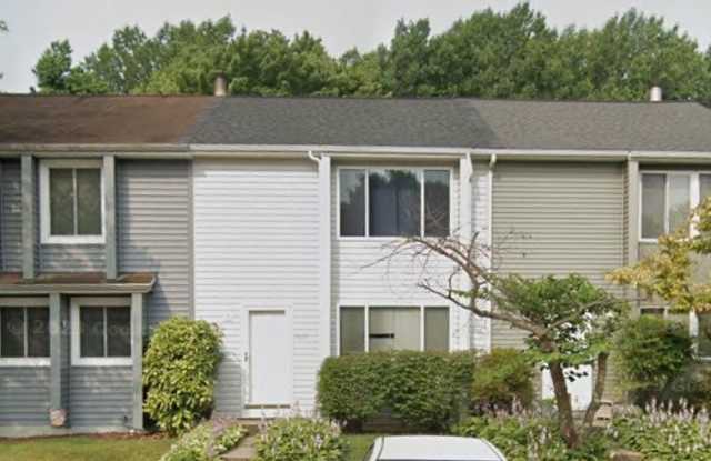 Photo of 1610 WOODTREE Court W