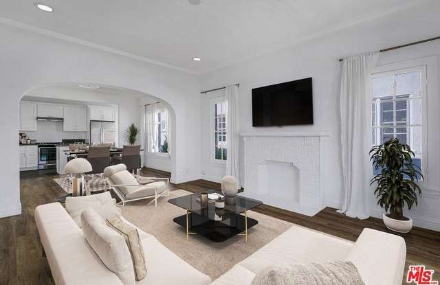 451 N ORANGE GROVE Ave unit: 1/2