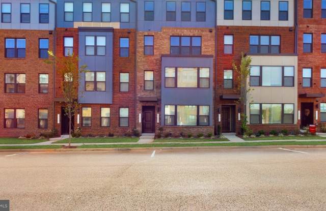 Photo of 43801 MIDDLEWAY TERRACE