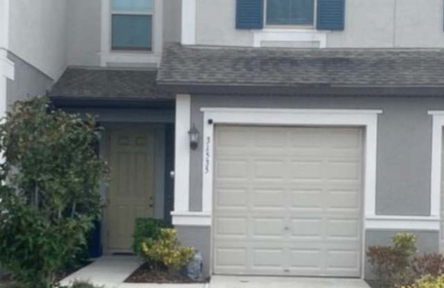 Stunning 3-Bed Townhome with screenedLanai in Amazing  Eppison Lagoon Community!!