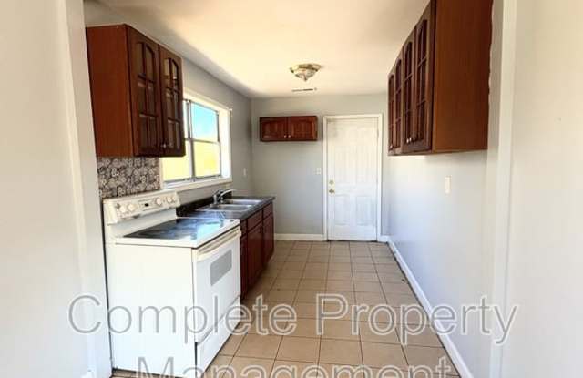 3435 33rd Place North