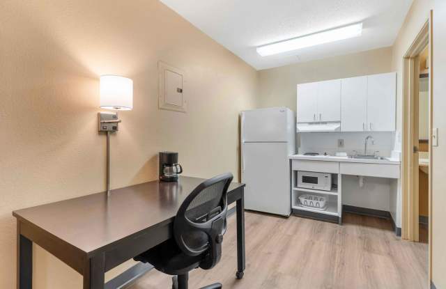 St. Louis - Westport - East Lackland Rd.