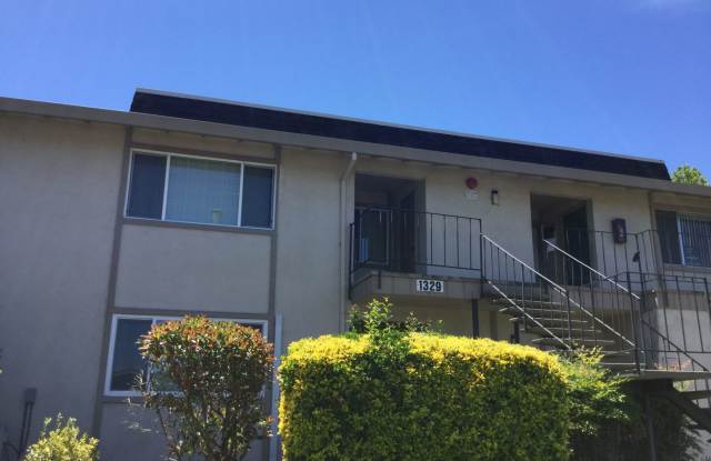 Cute upper-level 1bd. in Rohnert Park ~ Available NOW