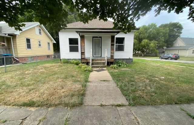 902 S 15th Street