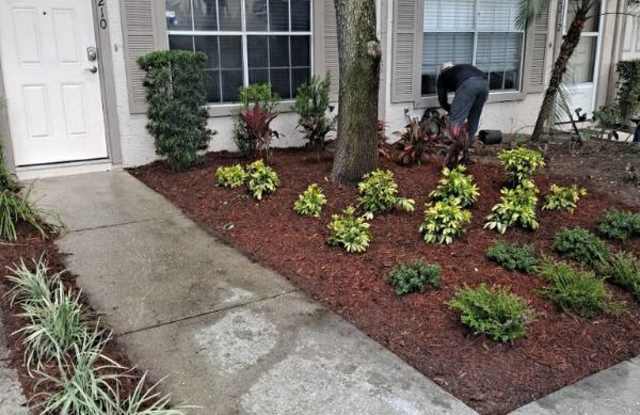 2210 Fletchers Point Circle