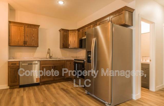 Photo of 821 Jefferson Avenue - 2