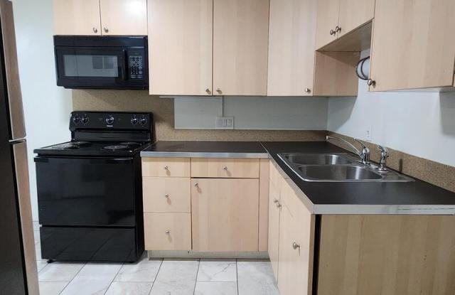 2590 Robin Road - 2590