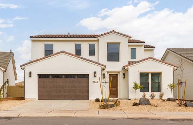 Beautiful New Home with access to community pool