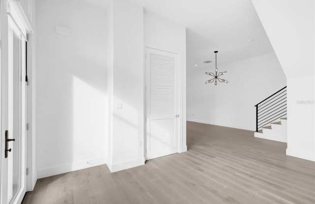 1776 MONDRIAN CIRCLE