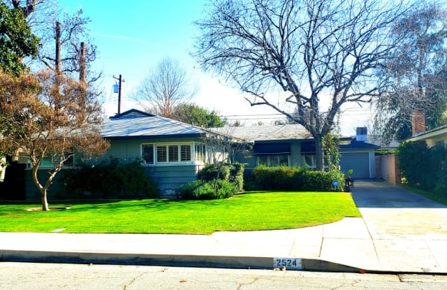 2524 Cedar Street - 2524 Cedar Street, Bakersfield, CA 93301