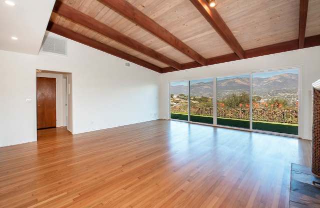 2,300sq ft. Mesa Home with Amazing Views!