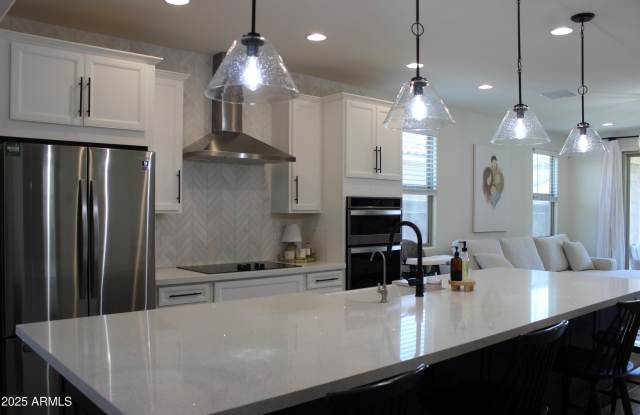 17151 W HADLEY Street