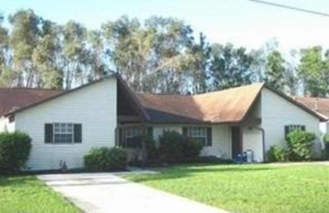 9044 Tangelo Blvd