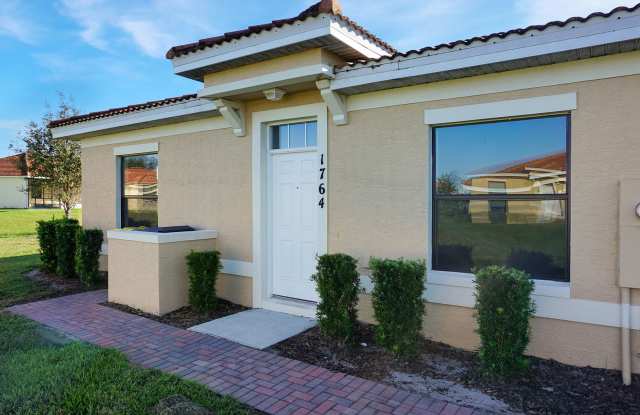 Townhome in Poinciana now available!