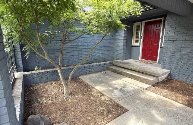 1004 Brookside Drive