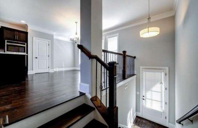 1295 Linden Court NE