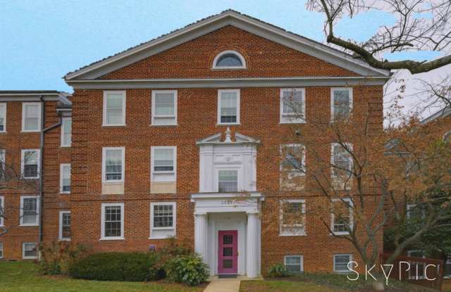 Updated 1BR in Iconic McLean Gardens is the Urban Retreat You've Been Looking For!