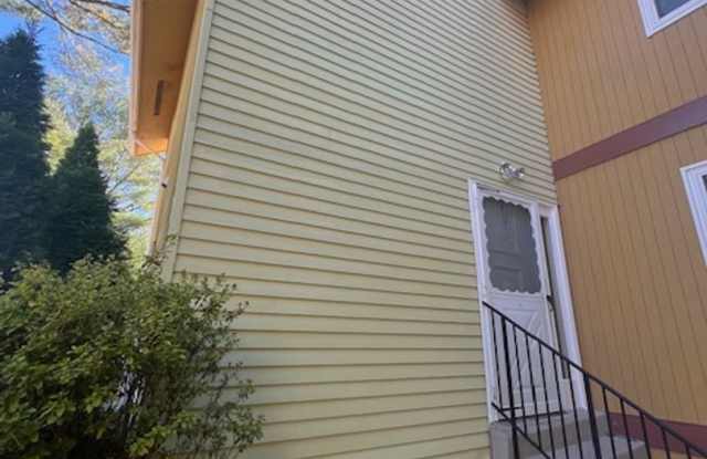 Photo of NICE WELL MAINTAINED TOWNHOME