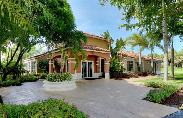 St. Andrews Palm Beach Apartments