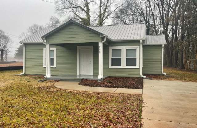 3/1.5 update home in Shelby, NC - 1220 South Lafayette Street, Shelby, NC 28152