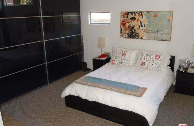 2449 California Avenue