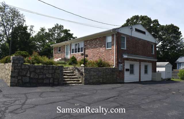 495 Oaklawn Ave