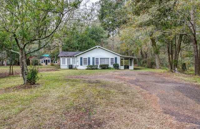 Photo of 3128 Club House Road