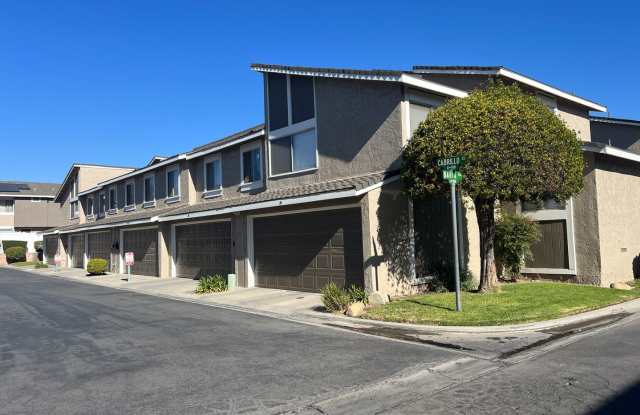Villa Del Sol 2+2 condo in Santa Paula