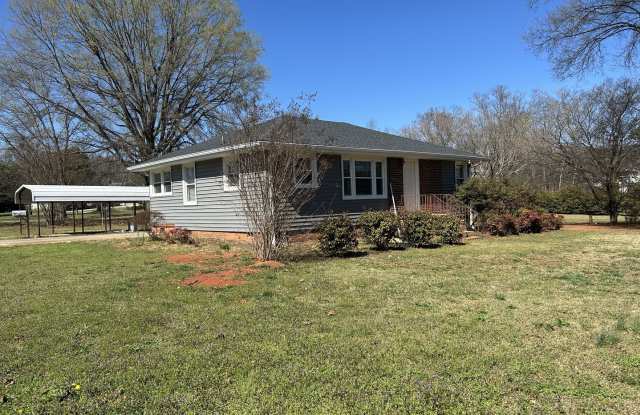 Newly Renovated 3/1 in Greenville!