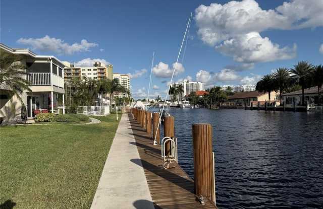 Photo of 2850 NE 30th St