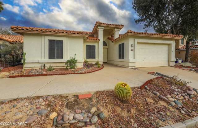 2620 W Camino De La Joya