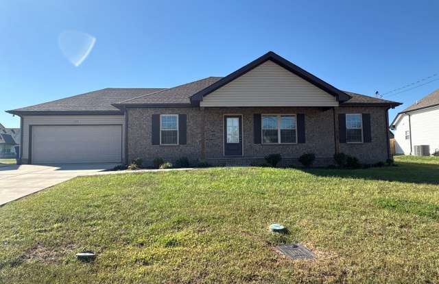 HOLIDAY MOVE IN SPECIAL... Charming Home in Scenic Fairfield Pointe