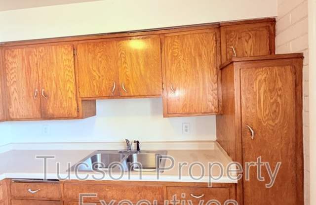 8914 South Nogales Highway