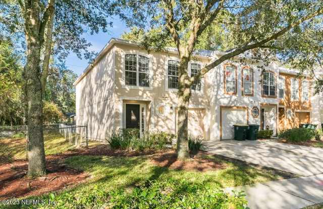 Photo of 10550 AUTUMN TRACE Road