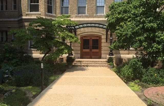 3220 17th Street Northwest