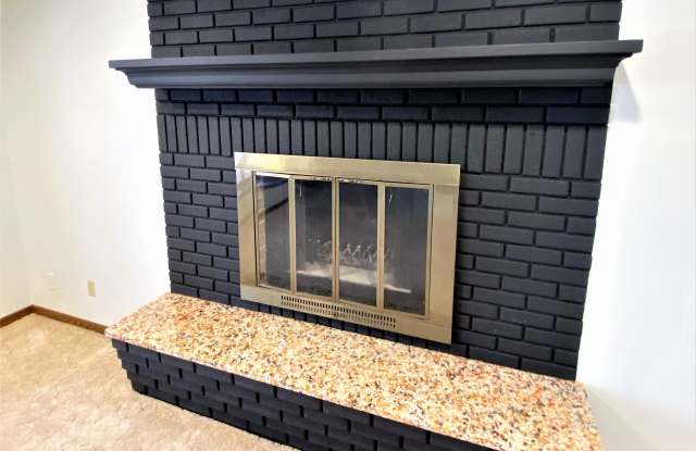 1224 Lloyd Street North - 1