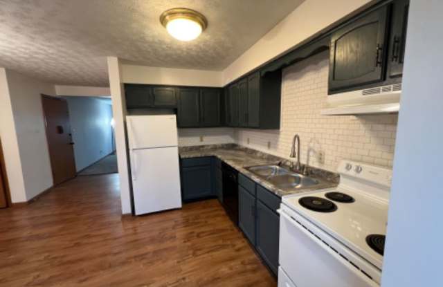 8156 Southern Blvd 6