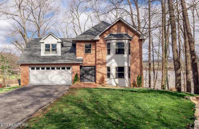 Photo of 1200 River Oaks Drive