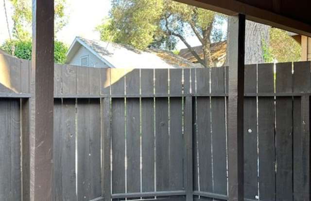 115 /2 Poplar AvenueADU