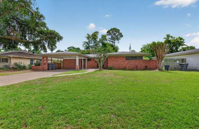 Gorgeous 3 Bedroom Home in Shreve Island