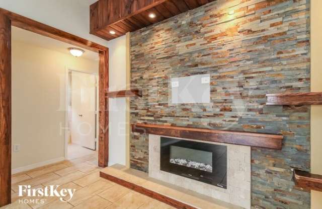 8443 North River Dune Street