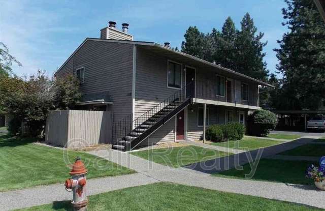 8516 N Mayfair