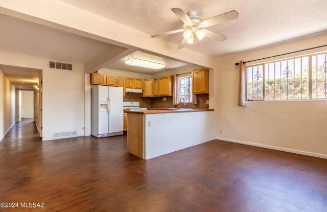 1730 N Campbell Avenue