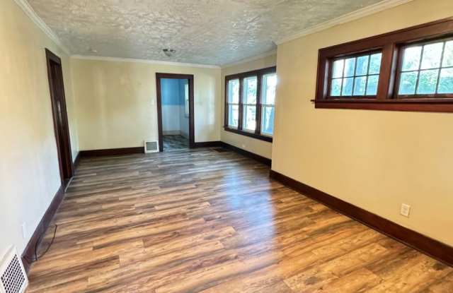 Photo of Updated 2-Bedroom, 1-Bathroom Home – $950/Month